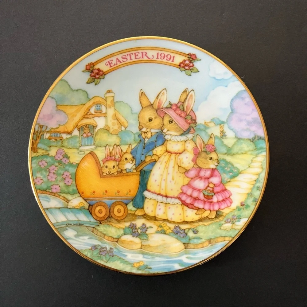 Vintage 22K‎ Gold Trimmed Avon Collectible Easter Porcelain Plates 1991-1996